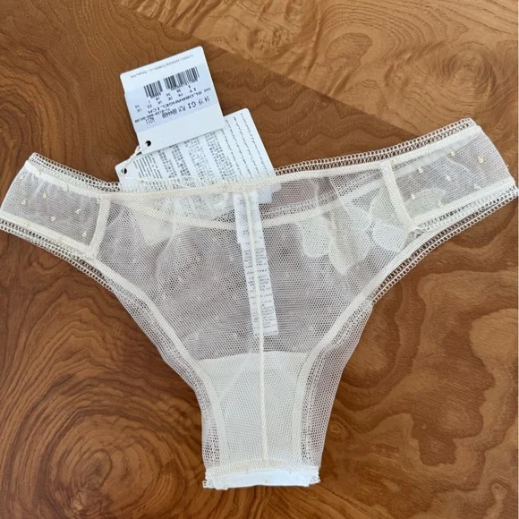 La Perla Cream Lace Panties with Sheer Panels - Picture 1 of 2